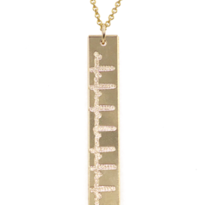 Pendant Necklace Back is engravable